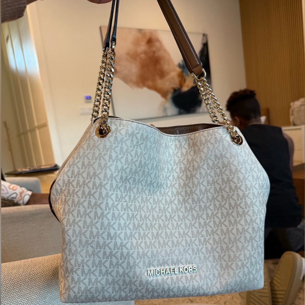 Michael Kors Jet Set Item Large Chain Signature Shoulder Tote